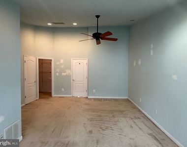 25147 Cutgrass Terrace - Photo Thumbnail 21