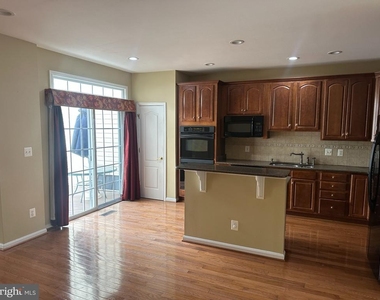 25147 Cutgrass Terrace - Photo Thumbnail 8