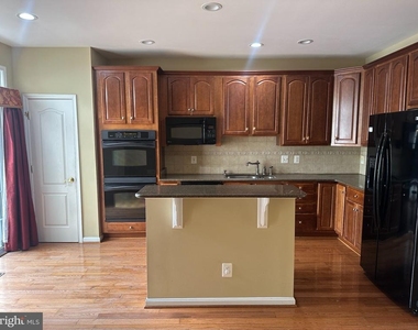 25147 Cutgrass Terrace - Photo Thumbnail 9
