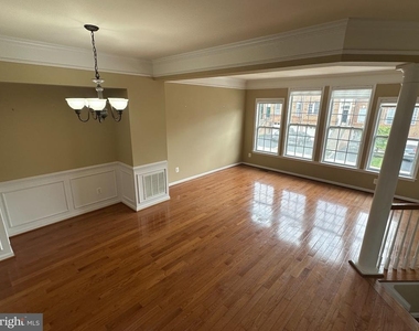 25147 Cutgrass Terrace - Photo Thumbnail 7