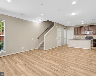 42790 Lauder Terrace - Photo Thumbnail 5
