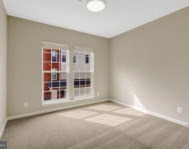 42790 Lauder Terrace - Photo Thumbnail 42