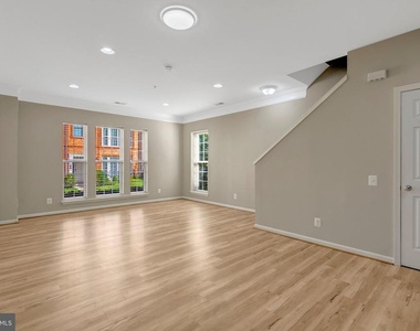 42790 Lauder Terrace - Photo Thumbnail 8
