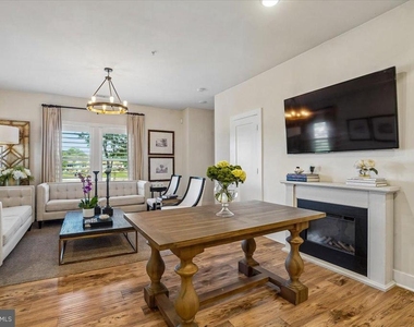 44834 Tiverton Square - Photo Thumbnail 2