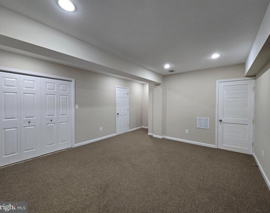 128 Hampshire Square Sw - Photo Thumbnail 10