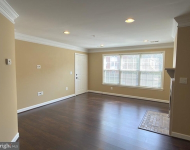 675 Constellation Square Se - Photo Thumbnail 2