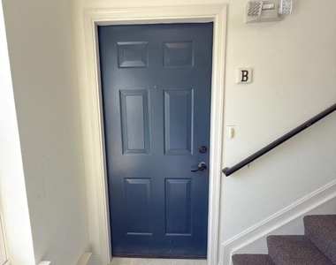 675 Constellation Square Se - Photo Thumbnail 1