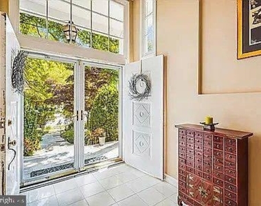 1320 Elsinore Avenue - Photo Thumbnail 4
