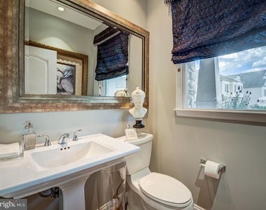 5672 Tower Hill Circle - Photo Thumbnail 8