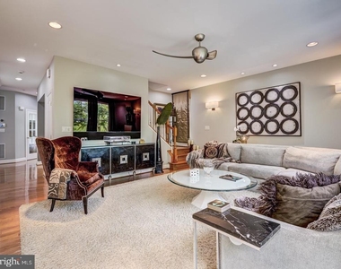 5672 Tower Hill Circle - Photo Thumbnail 14