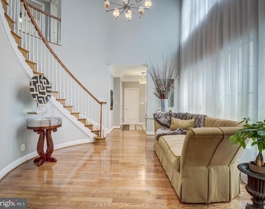 5672 Tower Hill Circle - Photo Thumbnail 10