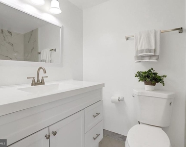 2909 Charing Cross Road - Photo Thumbnail 19