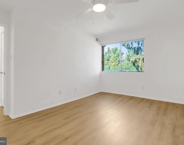 2909 Charing Cross Road - Photo Thumbnail 18