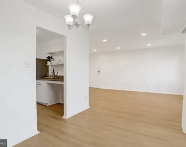 2909 Charing Cross Road - Photo Thumbnail 8