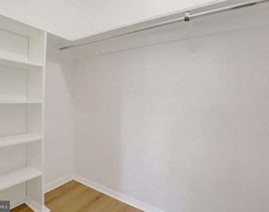 2909 Charing Cross Road - Photo Thumbnail 16