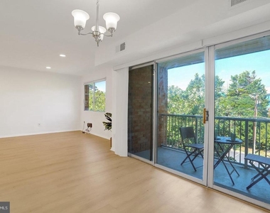 2909 Charing Cross Road - Photo Thumbnail 7