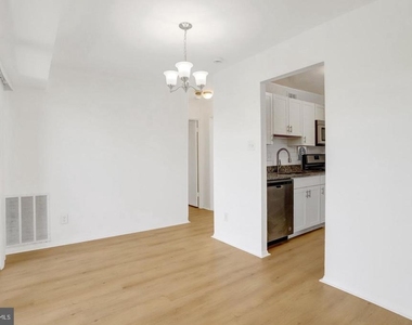 2909 Charing Cross Road - Photo Thumbnail 6