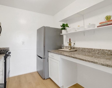 2909 Charing Cross Road - Photo Thumbnail 9