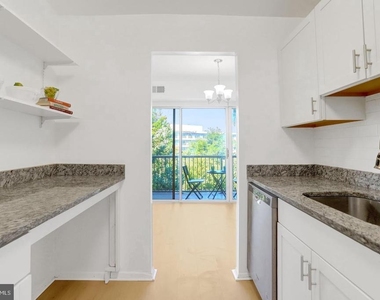 2909 Charing Cross Road - Photo Thumbnail 11