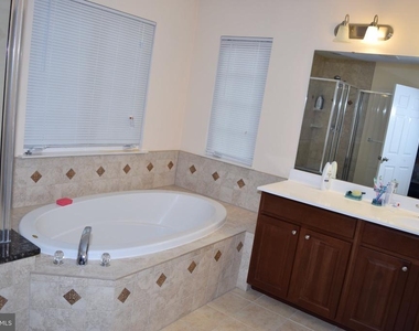 3791 Louise Avenue - Photo Thumbnail 3