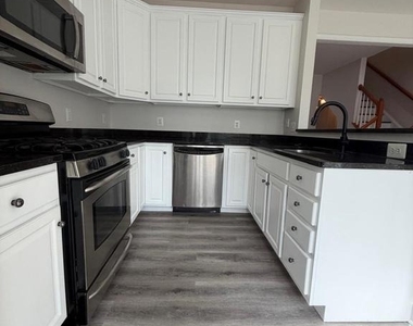 2511 Bronze Stone Place - Photo Thumbnail 14