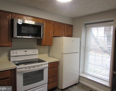 1663 Poplar Grove Drive - Photo Thumbnail 10
