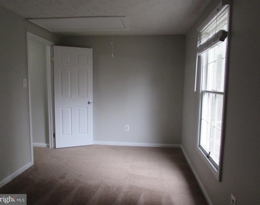 1663 Poplar Grove Drive - Photo Thumbnail 4