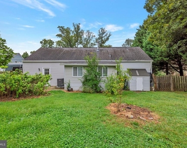 1925 Storm Drive - Photo Thumbnail 12