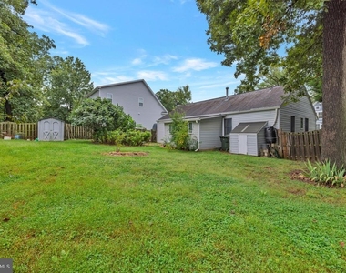 1925 Storm Drive - Photo Thumbnail 11