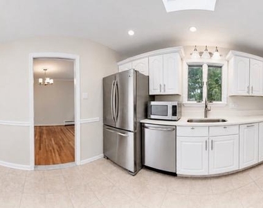 1036 Carper Street - Photo Thumbnail 16