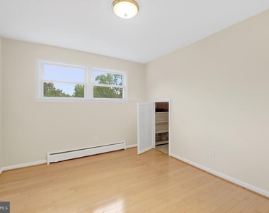 1036 Carper Street - Photo Thumbnail 33