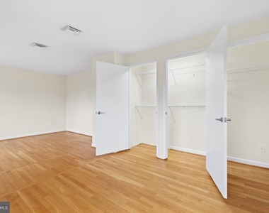 1036 Carper Street - Photo Thumbnail 21
