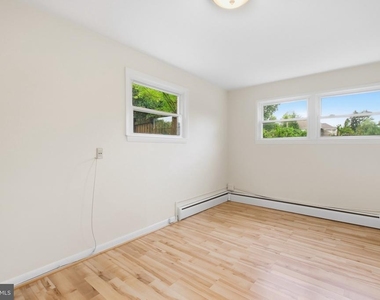 1036 Carper Street - Photo Thumbnail 35