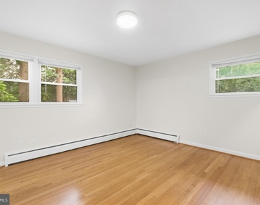 1036 Carper Street - Photo Thumbnail 22