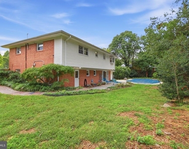 1036 Carper Street - Photo Thumbnail 48