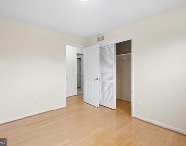 1036 Carper Street - Photo Thumbnail 34