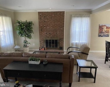 6107 Virgo Court - Photo Thumbnail 3