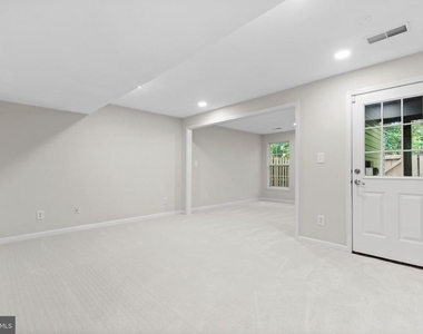 13653 Saint Johns Wood Place - Photo Thumbnail 5