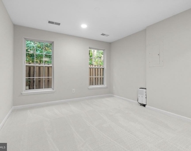 13653 Saint Johns Wood Place - Photo Thumbnail 8