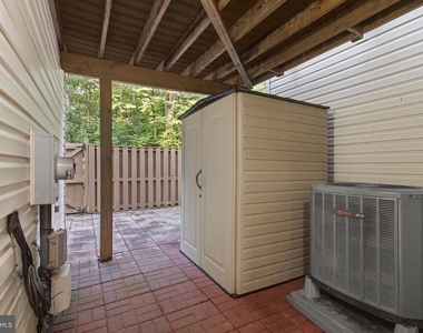 13653 Saint Johns Wood Place - Photo Thumbnail 34