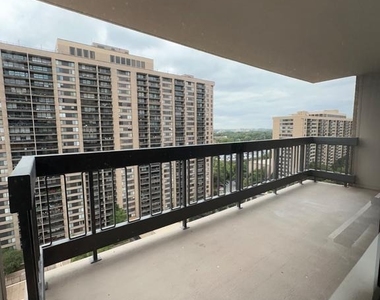 3701 S George Mason Drive - Photo Thumbnail 9