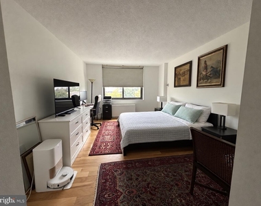3701 S George Mason Drive - Photo Thumbnail 5