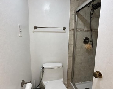 3701 S George Mason Drive - Photo Thumbnail 8