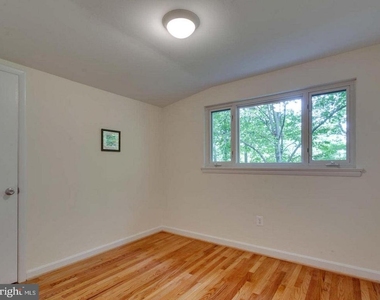 3615 Tallwood Terrace - Photo Thumbnail 15