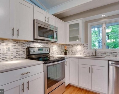 3615 Tallwood Terrace - Photo Thumbnail 10