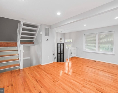 6058 Chicory Place - Photo Thumbnail 8
