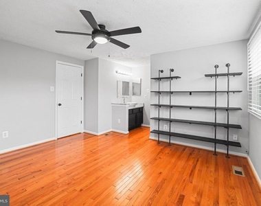 6058 Chicory Place - Photo Thumbnail 12