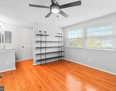 6058 Chicory Place - Photo Thumbnail 13