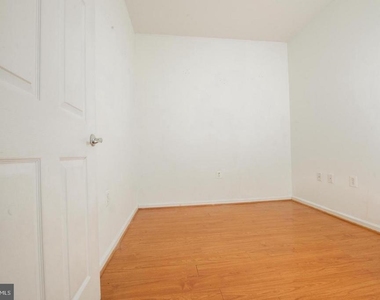 3820 Lightfoot Street - Photo Thumbnail 2