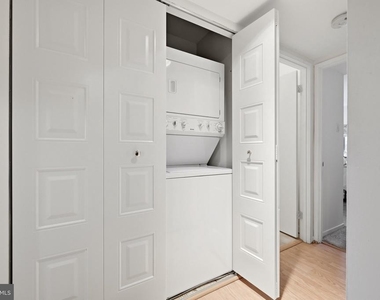 1643 Parkcrest Circle - Photo Thumbnail 13